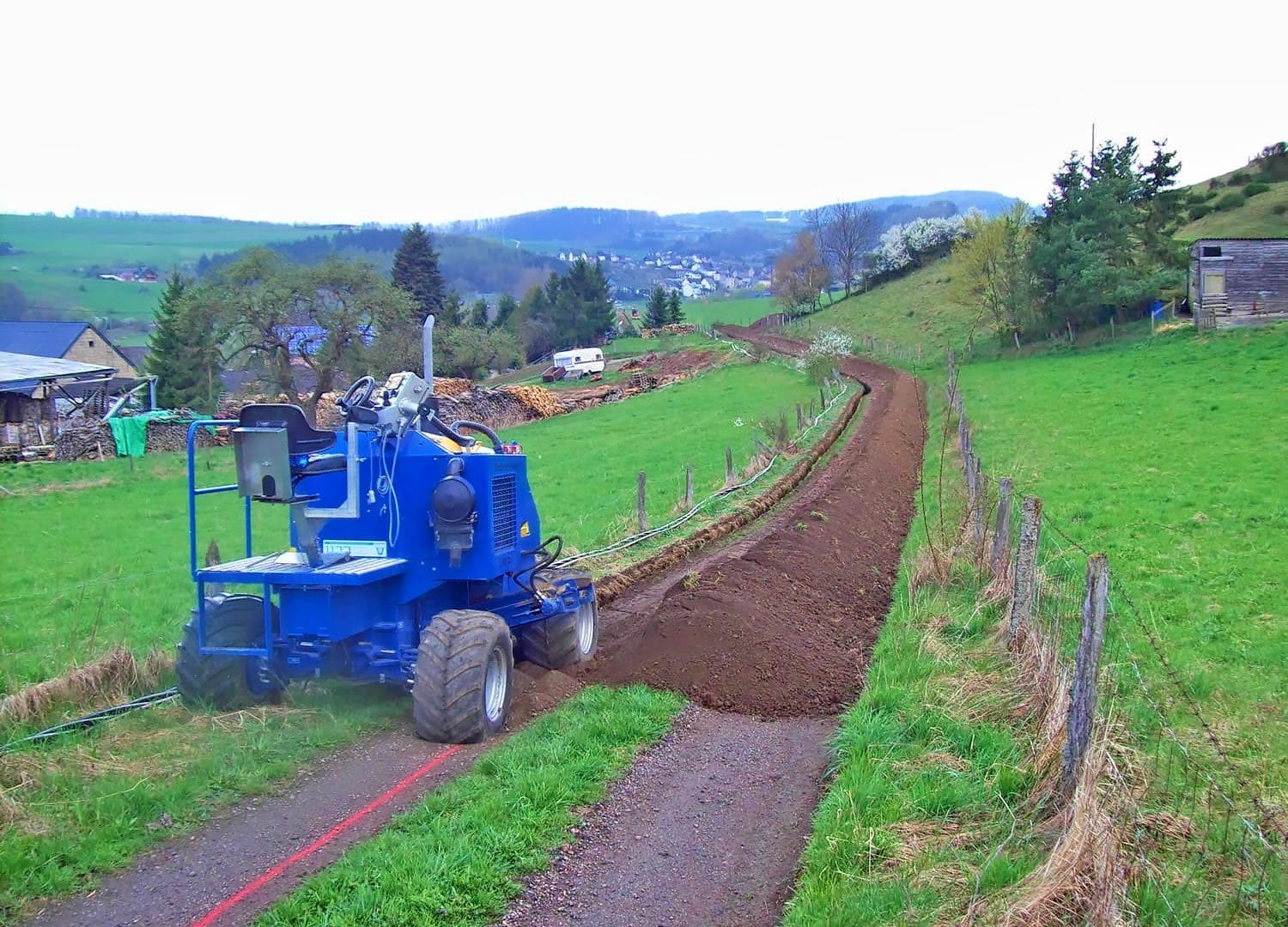 Kabelverlegung im Tiefbau mit Grabenfräsen von LIBA